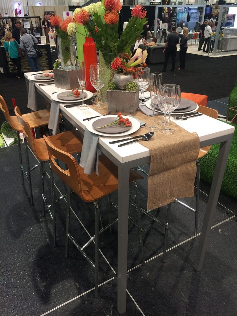Twigger played with bright colors to accessorize the mod dining table.