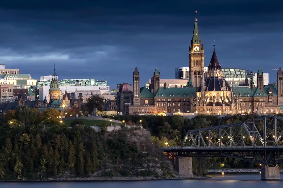 Ottawa skyline with Parliament Hill above the Ottawa River, highlighting Ottawa Tourism business events promotion