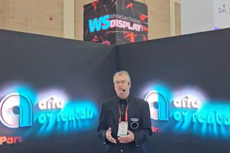 WS-Display-Feat