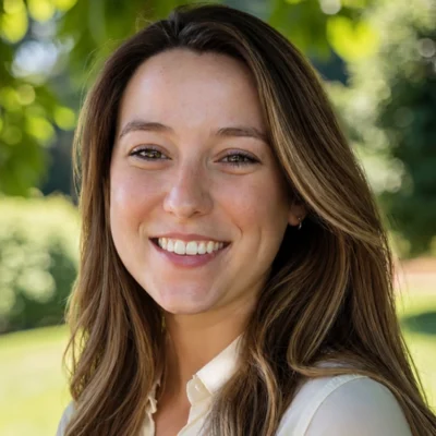 Professional portrait of KayLynn Kuehn, exhibit designer at Align Exhibits
