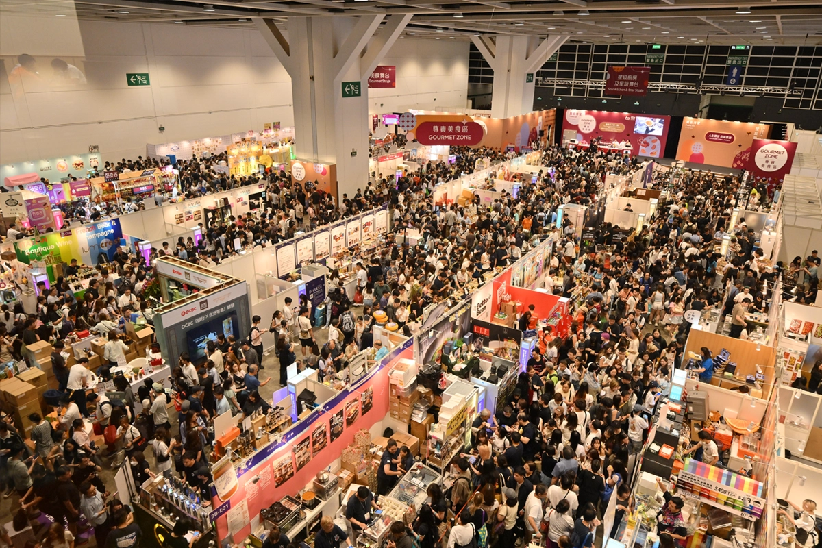 Crowds explore the Food Expo Gourmet Zone featuring the new Dessert and Gelato theme