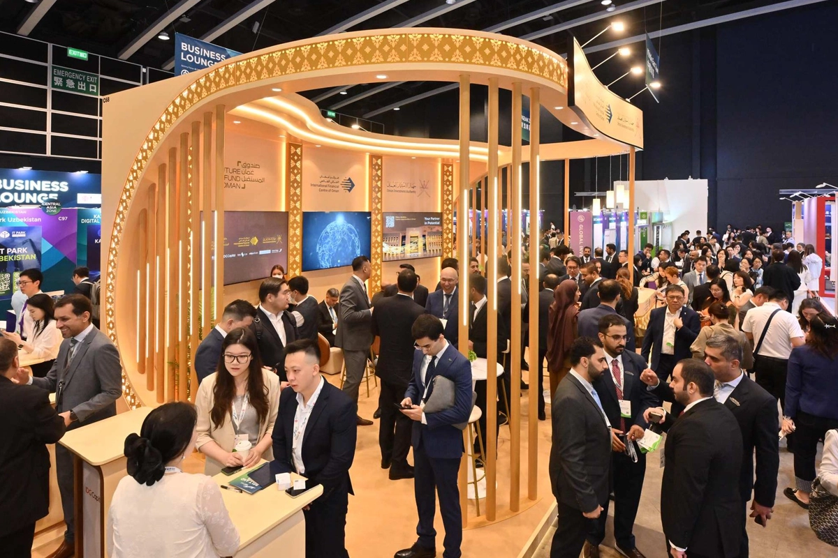 Attendees gather in the Middle East Chapter area at the Belt and Road Summit